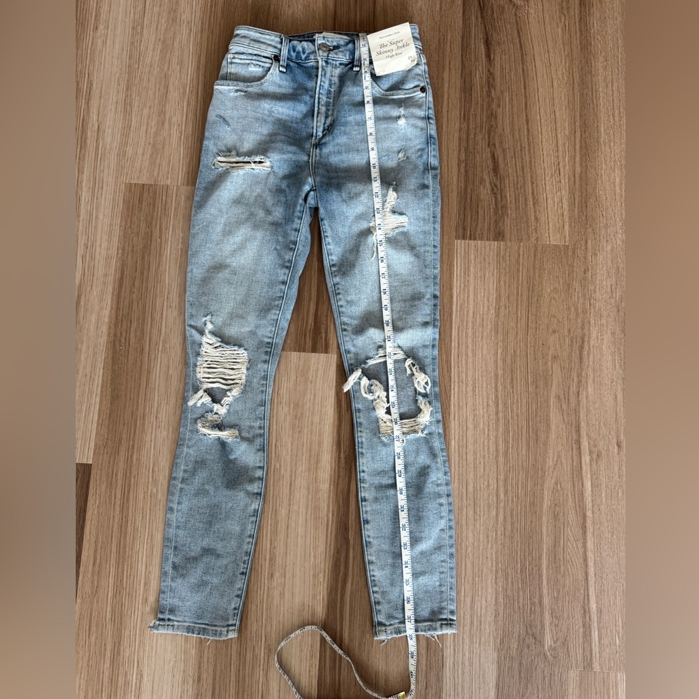 Abercrombie & Fitch Light Blue Distressed Straight Leg Jeans - Picture 5 of 6